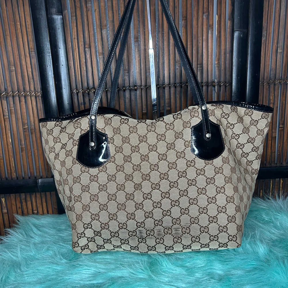 Gucci Shoulder Bag - Picture 2 of 11